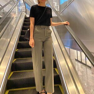 Aritzia - Babaton Agency Pant - Size 2